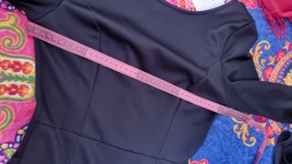 Vestido Flamenca Negro con Mantón y Pendientes