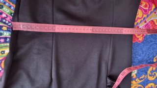 Vestido Flamenca Negro con Mantón y Pendientes