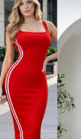 Vestido rojo ajustado con rayas laterales