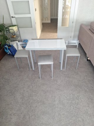 Mesa de cocina cristal blanco y 3 sillas