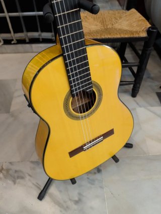 Guitarra Flamenca Admira Bulería electrificada