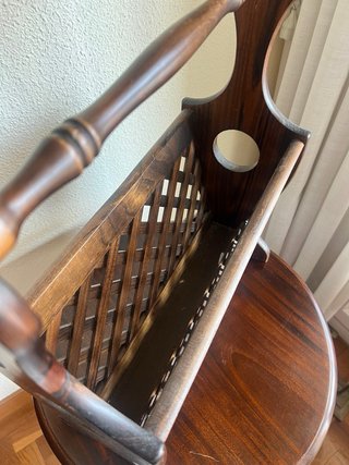 Revistero antiguo de madera