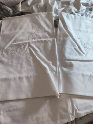 Juego Sábanas Bordadas Blancas