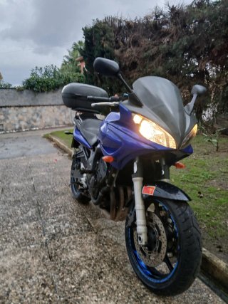 Yamaha FZS Naked Azul/Negra