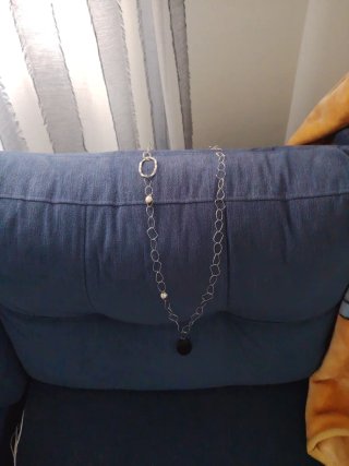 Collar de plata con colgante negro