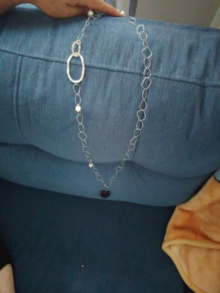 Collar de plata con colgante negro