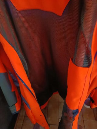 Chaqueta de caza naranja y verde