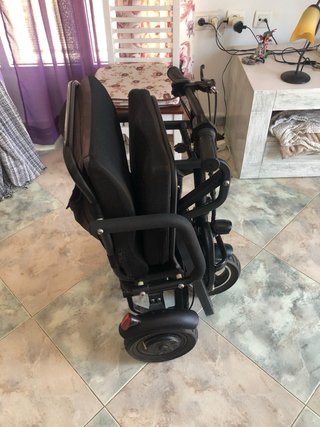 Silla de ruedas eléctrica plegable