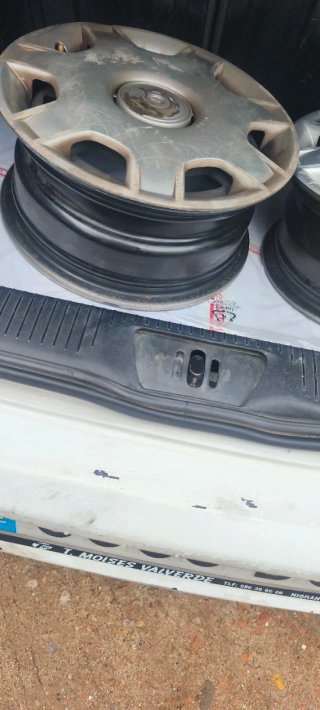 Llantas VW Polo 4x100 y tapacubos