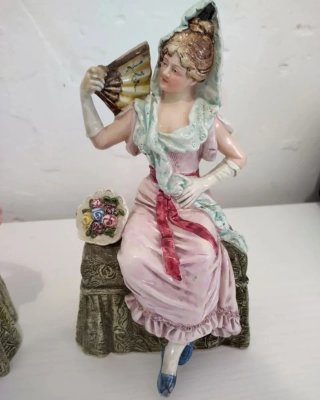 Pareja figuras costumbristas porcelana
