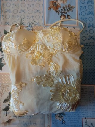 Vestido fiesta bordado flores dorado