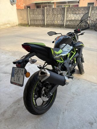 Kawasaki Z125 Negra y Verde