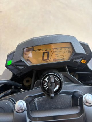 Kawasaki Z125 Negra y Verde