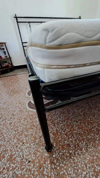 Letto matrimoniale in ferro antichizzato