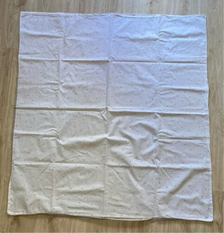 Ropa de cuna: funda nórdica y bajera IKEA.
