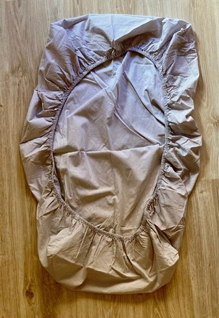 Ropa de cuna: funda nórdica y bajera IKEA.