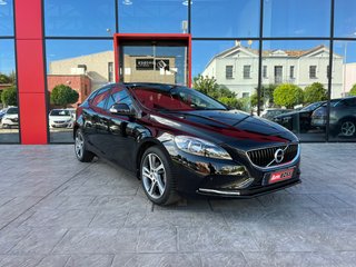 Volvo V40 D2 MOMENTUM 2018