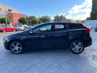 Volvo V40 D2 MOMENTUM 2018