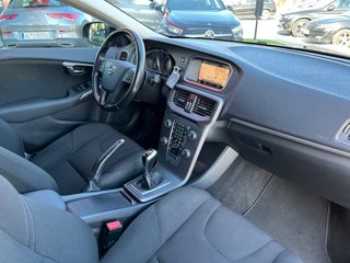 Volvo V40 D2 MOMENTUM 2018