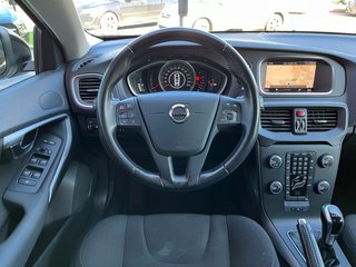 Volvo V40 D2 MOMENTUM 2018