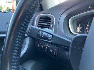 Volvo V40 D2 MOMENTUM 2018
