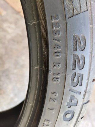 Neumáticos 225/40 R18 92Y