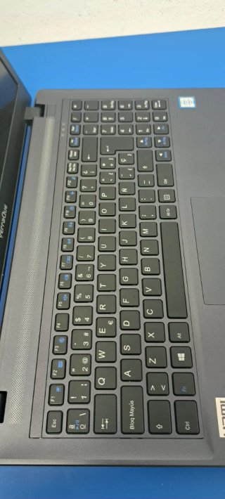 TSU TERRA W650RB Portátil 15.6 para reparar