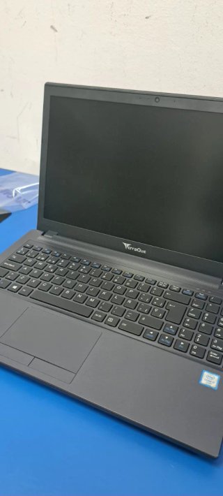 TSU TERRA W650RB Portátil 15.6 para reparar