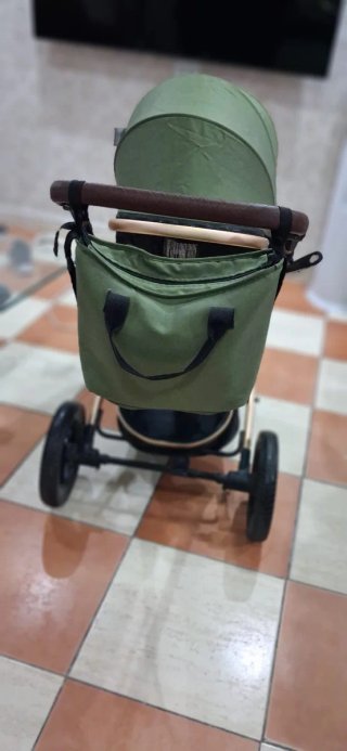 Cochecito de bebé verde  [Marca Boston]