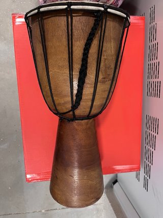 Bongo de madera artesanal