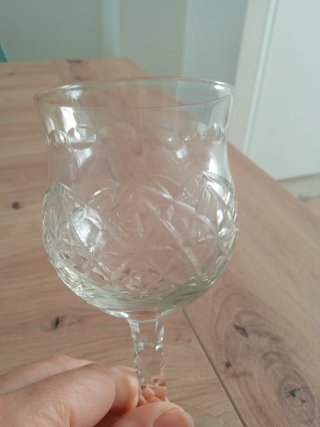 Juego de copas de cristal tallado