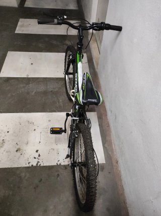 Bicicleta Boomerang Negra y Verde