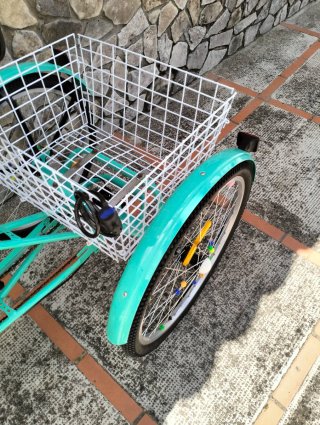 Triciclo para adulto color menta
