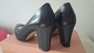 Zapatos de salón Clarks piel negros talla 37