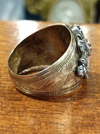 Anillo Isabelino Oro 18K Y detalles en plata