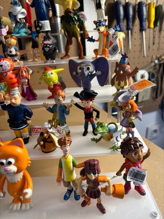 Lote 33 Figuras Comansi y Bullyland PVC