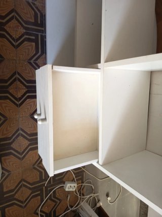 Estantería blanca de madera