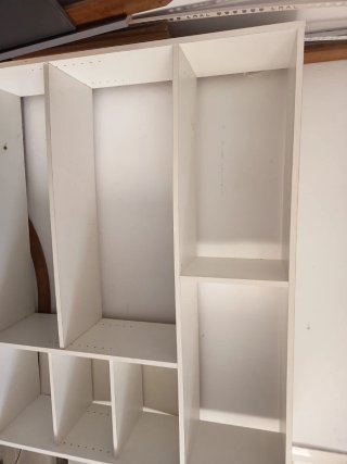 Estantería blanca de madera