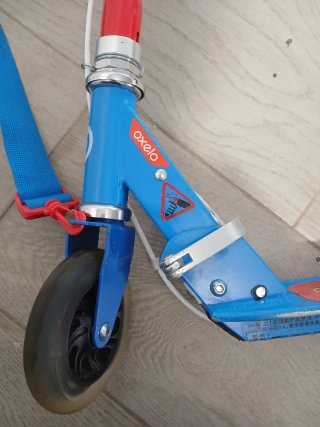 Patinete Oxelo azul y rojo