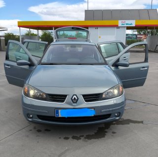 Renault Laguna 2006 pegatina B distribución cambia