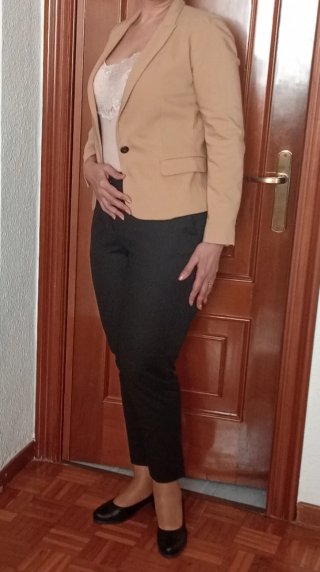 Americana  Talla L  de Zara .Color Beige