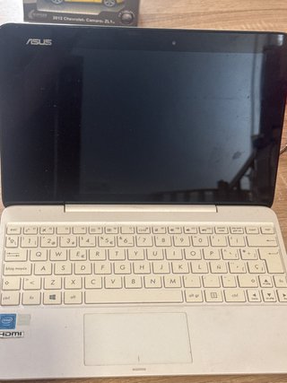 Portátil ASUS Negro y Blanco