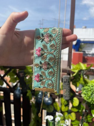 Gargantilla bordada flores