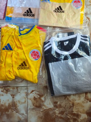 Lote 75 Camisetas Fútbol Mundial 2026