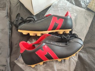 Botas fútbol antiguas Matollo años 80