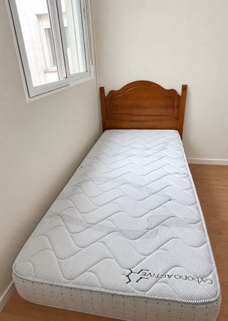 2 letti singoli in legno