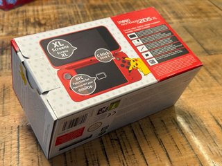 Nintendo 2DS XL Edizione Poké Ball (Nuovo sigillato)