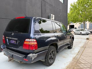 Toyota Land Cruiser 100 2001