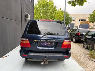 Toyota Land Cruiser 100 2001