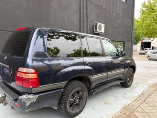 Toyota Land Cruiser 100 2001